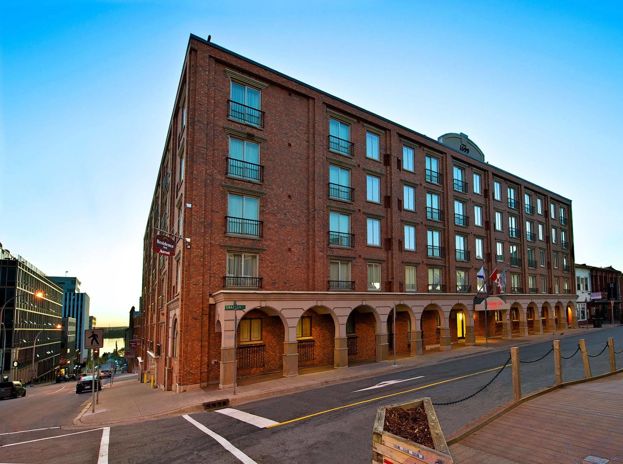 By Marriott Downtown 4* Halifax